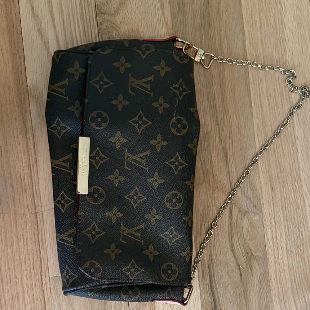 Inspired designer Clutch